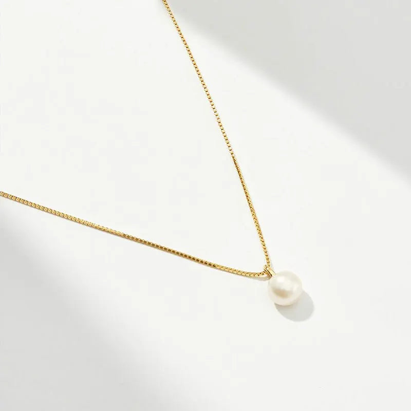 Lilian Pearl Pendant Necklace